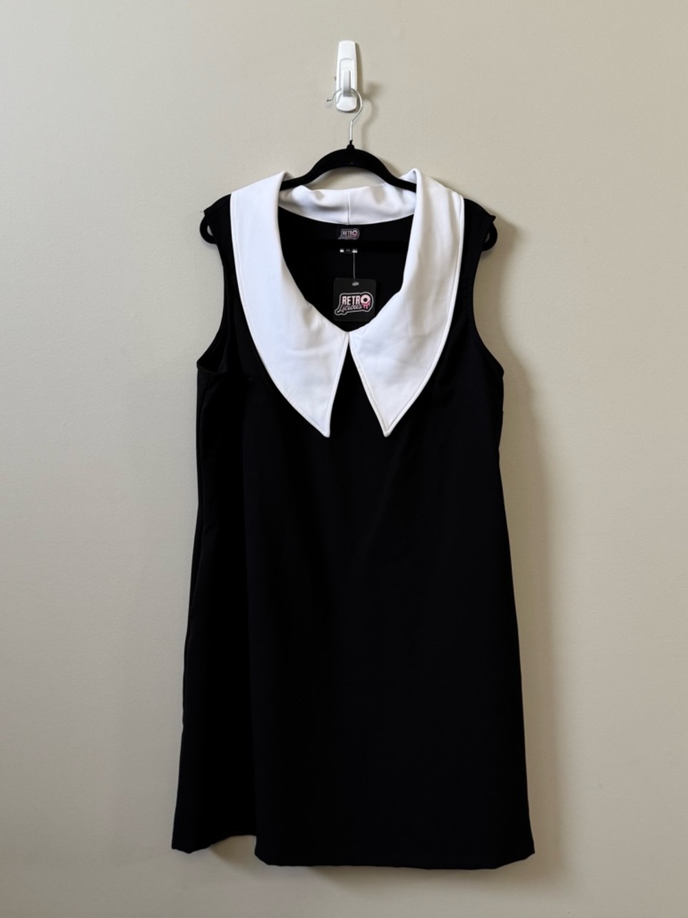Retrolicious (NWT) black/white Peter Pan collared sleeveless Rockabilly dress